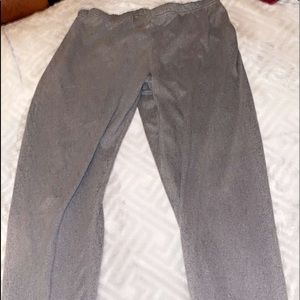 Super comfy grey leggings!